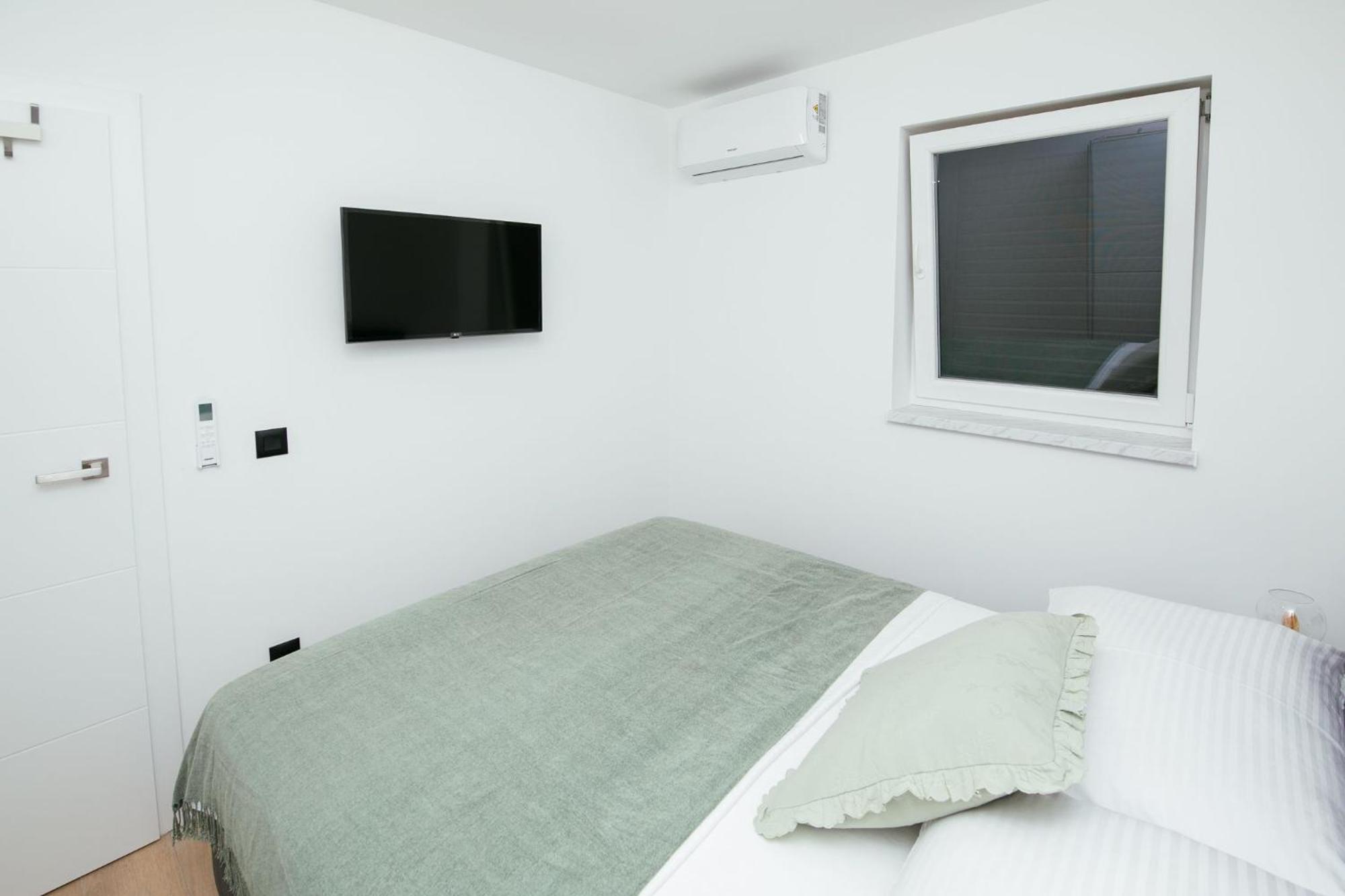 Didixi Apartments Пакоштане Экстерьер фото